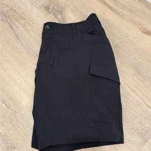 Men’s lululemon Black Cargo Shorts